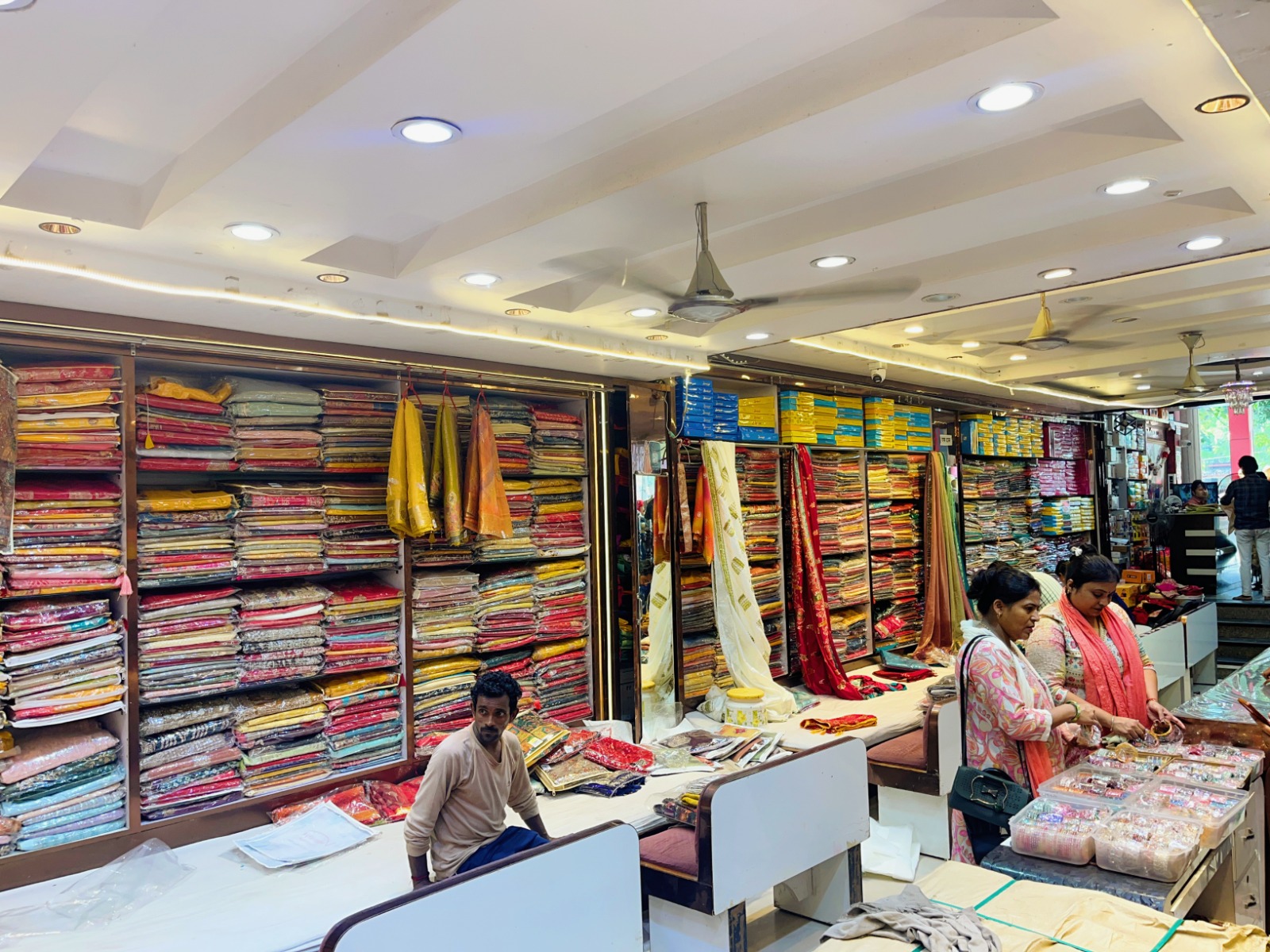 Pure Silk Festive Sarees & Handloom Weaves